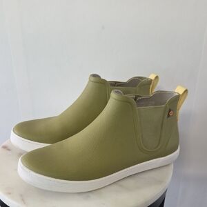 Bogs Green Slip-On Ankle Rain Boots Size 8